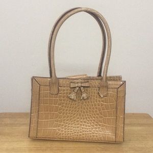 🌞 Liz Claiborne tan alligator skin print magnetic snap closure handbag